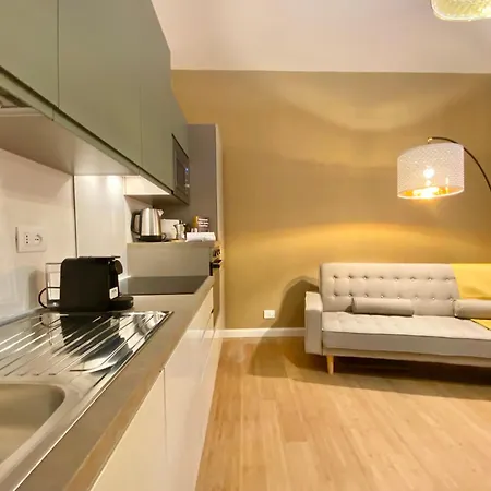 Casaviva - Elegant Retreat In Appartamento