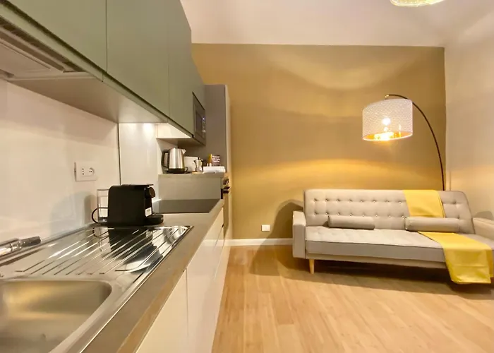 Casaviva - Elegant Retreat In Appartamento